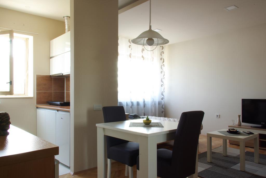 Square Studio Apartment Ni Exterior foto