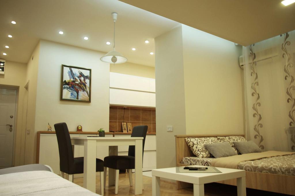 Square Studio Apartment Ni Exterior foto